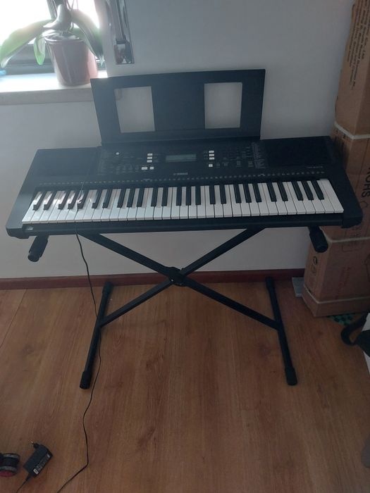 Teclado Yamaha PSR-E373 + suporte