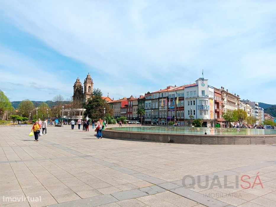 Apartamento T1 novo, equipado e mobilado no centro histórico de Bra...