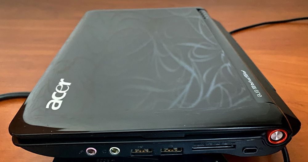 Acer Aspire One ZG5 (AOA150bk) ( 8.9", Intel Atom N270, 1,5 ГБ ОЗУ, все працює)