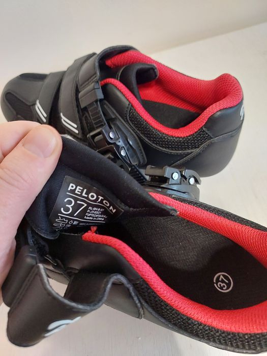 Нове Веловзуття Peloton 37 розмір