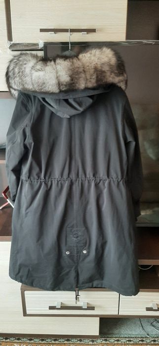 Продам куртки (парки)