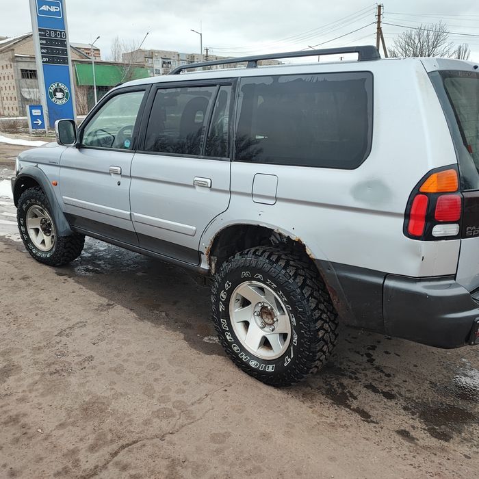 Mitsubishi pajero sport