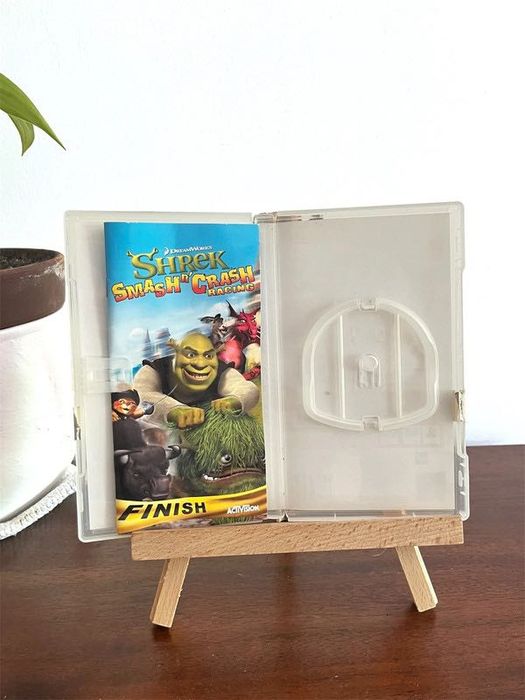 Capa + Folheto – Shrek Smash N’ Crash (PSP)