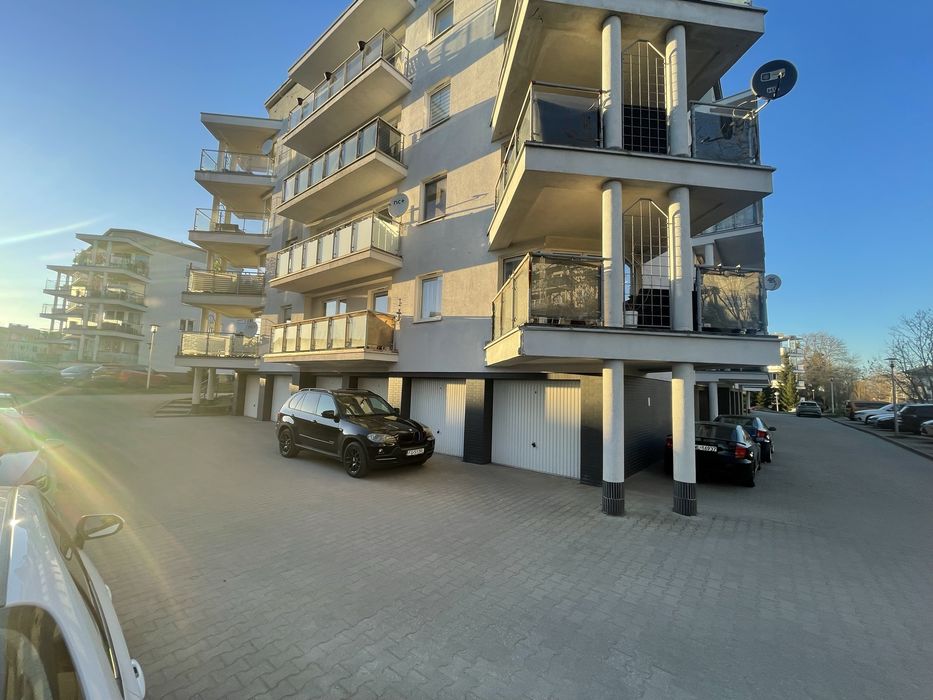 Duży garaż na 2 stanowiska - suchy - niezalewowy