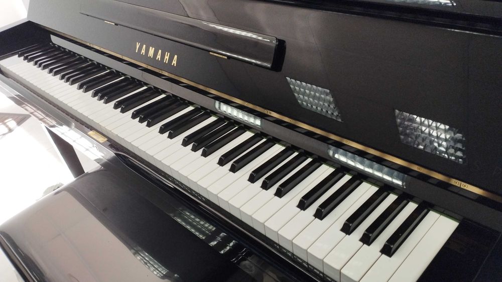 Piano Vertical Yamaha U1 / Yamaha U1 Upright Piano