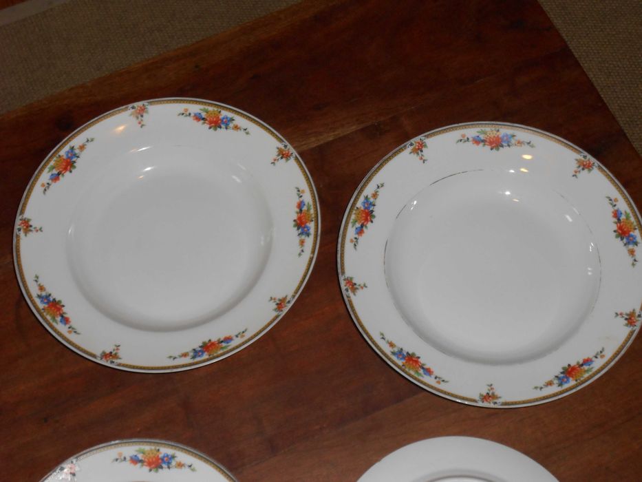 Pratos antigos loica florida