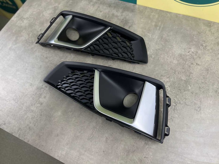Решітка в бампер  S Line (до peст.) AUDI A4 (B9) 8W0807682 / 8W0807681