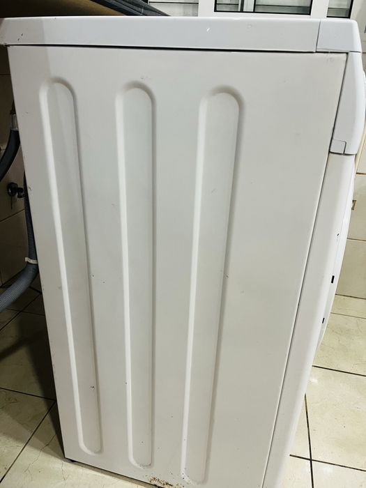 Máquina de lavar roupa 6kg Selecline a funcionar bem