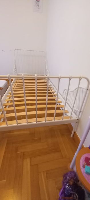 Cama de solteiro IKEA