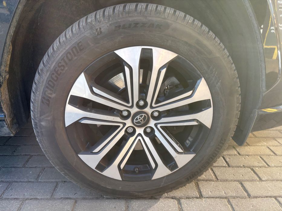 Opony i felgi TOYOTA RAV4