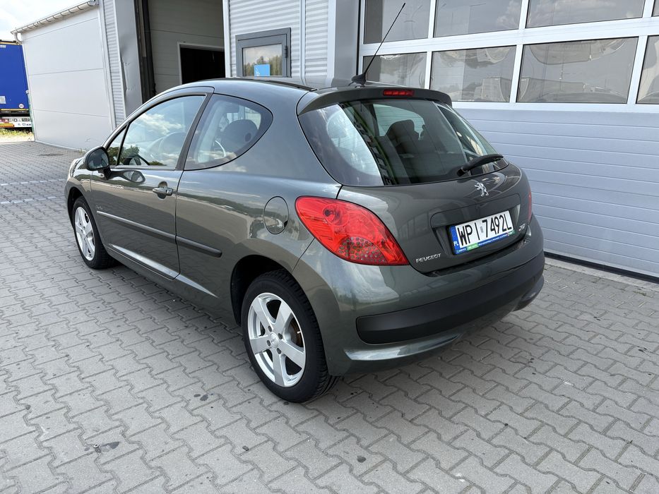 Peugeot 207 1.4 benzyna 2009r klima