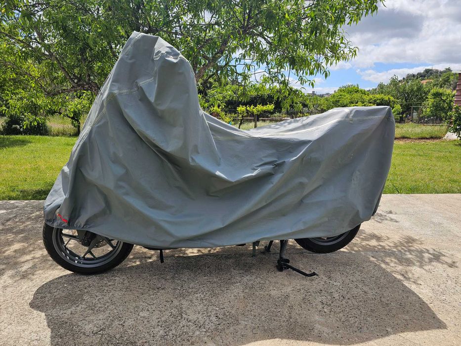 Scooter – Yamaha XMAX 125, ano 2023, estado como novo