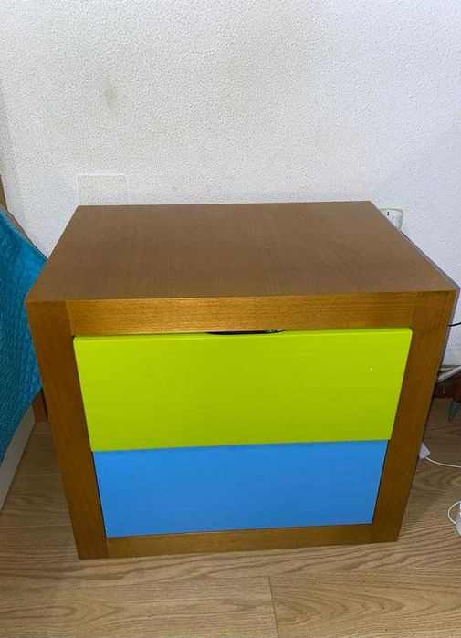 Conjunto de quarto em madeira maciça