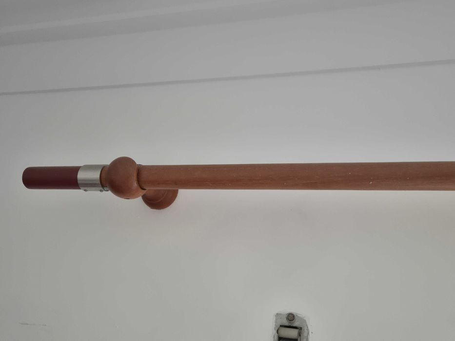 Varão em madeira, kit completo, bom estado