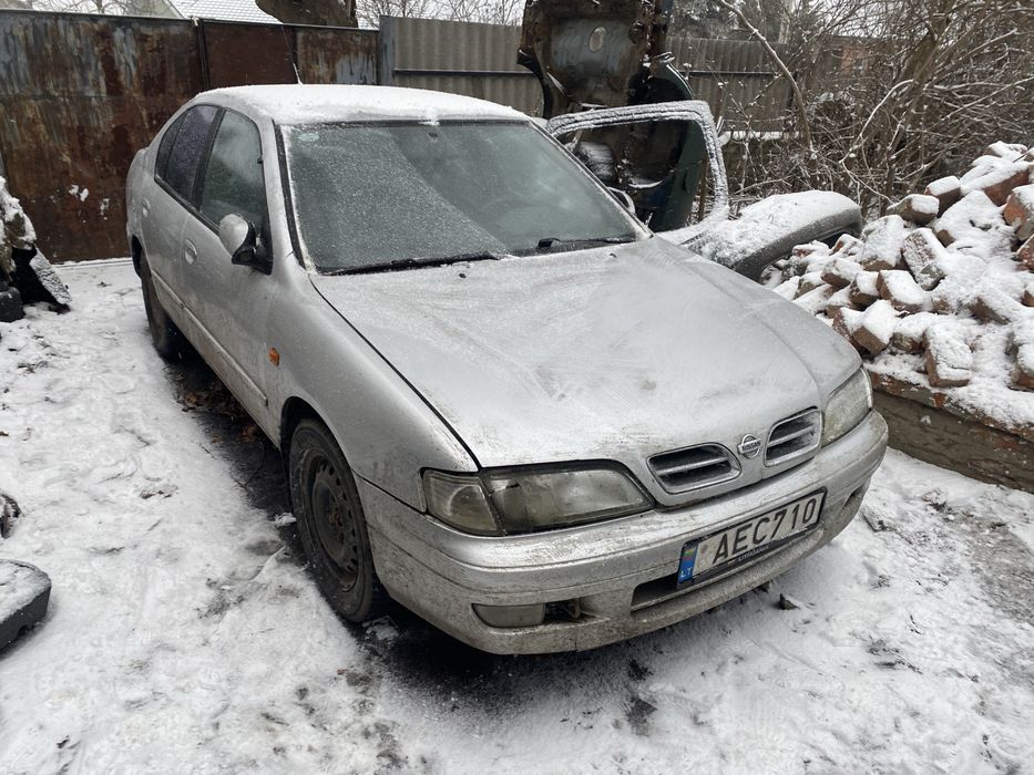 Капот nissan primera p11 1997 року, дорестайдінг