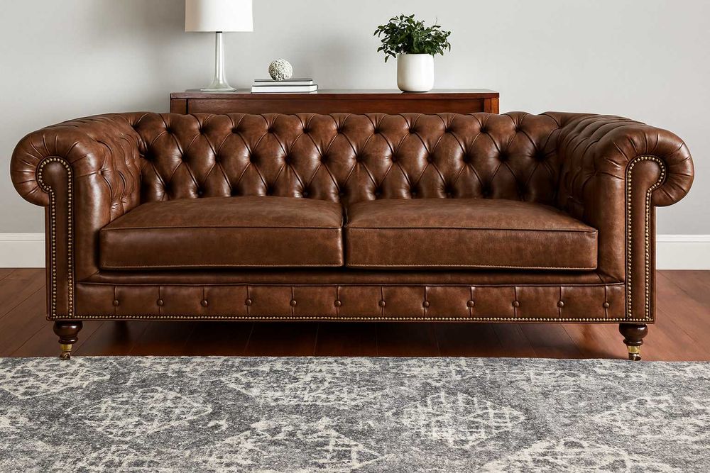 Sofá Chesterfield em pele envelhecida - NOVO