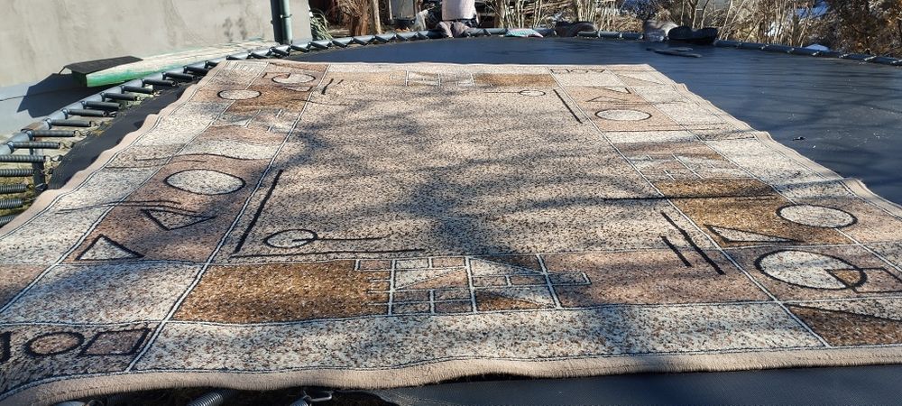 Ковер в хорошем состоянии