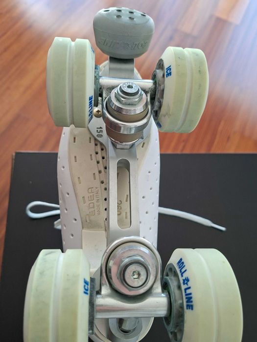 Conjunto de Patins praticamente novos