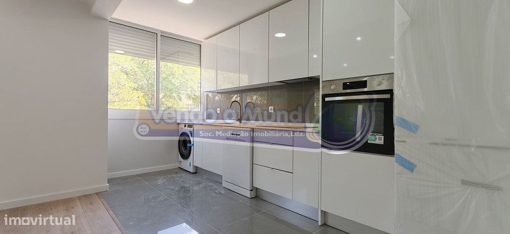 Apartamento T2 na Amadora (LXAMD038)