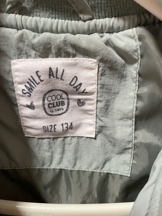 Легенька куртка на дівчинку