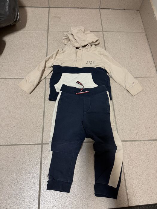 Komplet dresów Tommy Hilfiger r.92