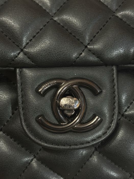 Czarna pikowana torebka Chanel