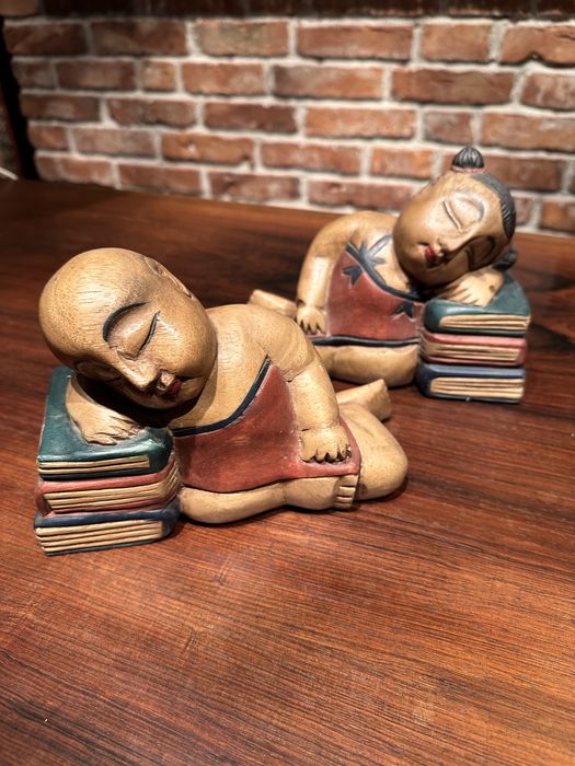 Drewniane podpórki do książek Buddha