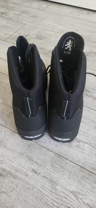 Buty Do Brodzenia VISION Musta 12/45