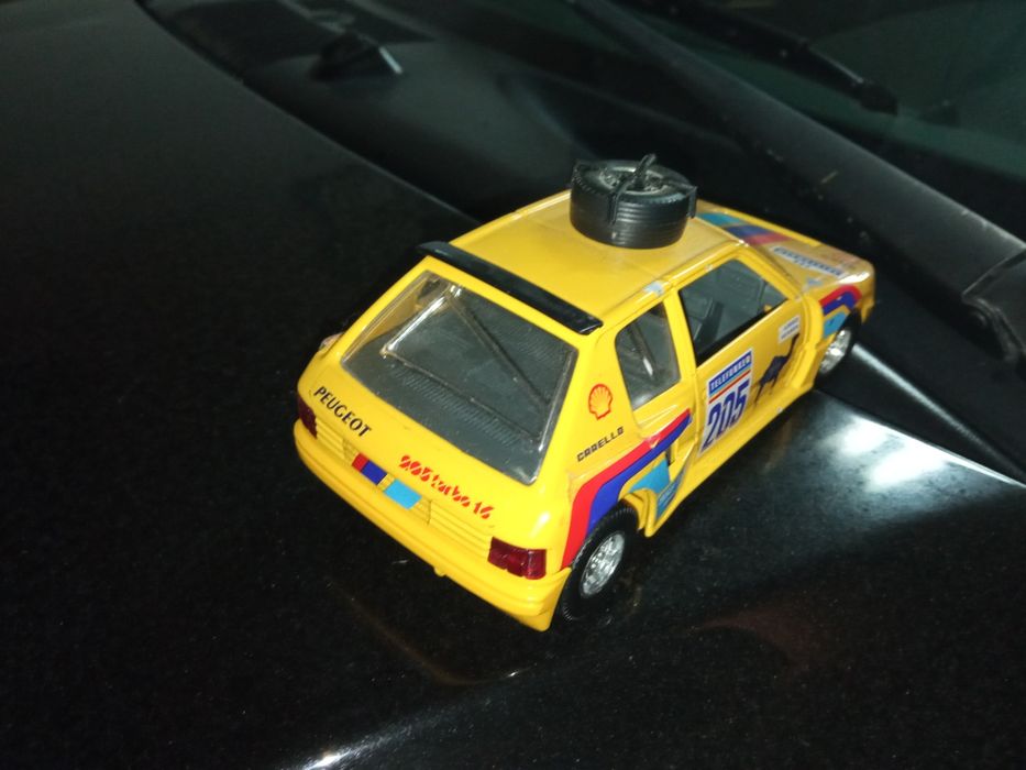 Peugeot 205 1/25