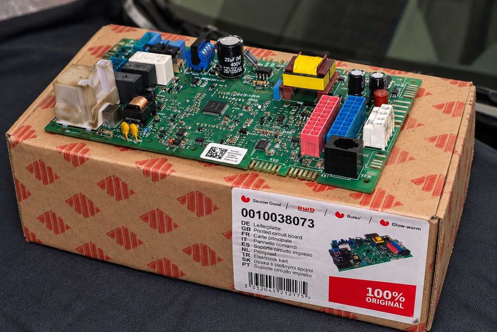 Płyta główna Saunier Duval 0010038073 – elektronika kotła gazowego