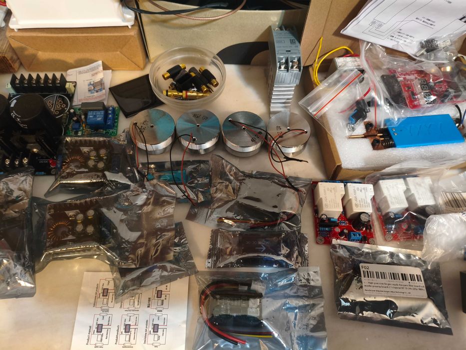 Various Electronic Modules and Components446928729565440002