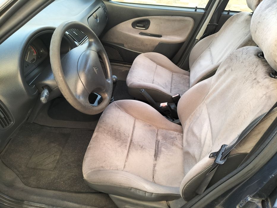 Citroen saxo 5 portas .