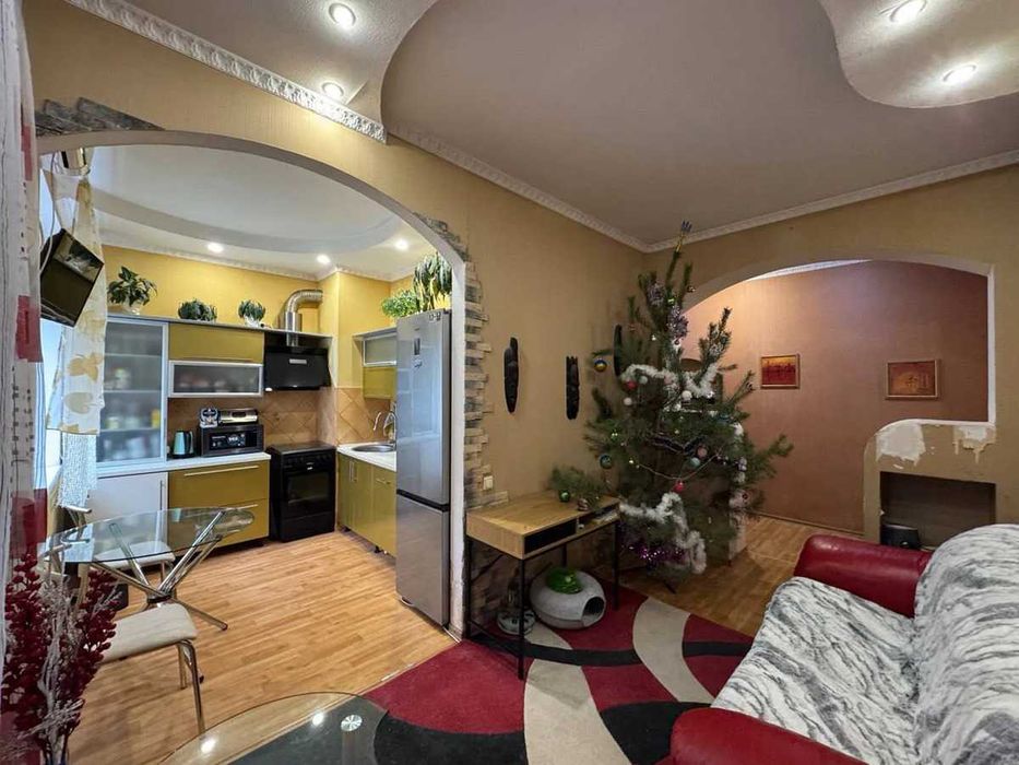 Продам 3к. квартиру по вул. Сергія Нігояна пр. 42