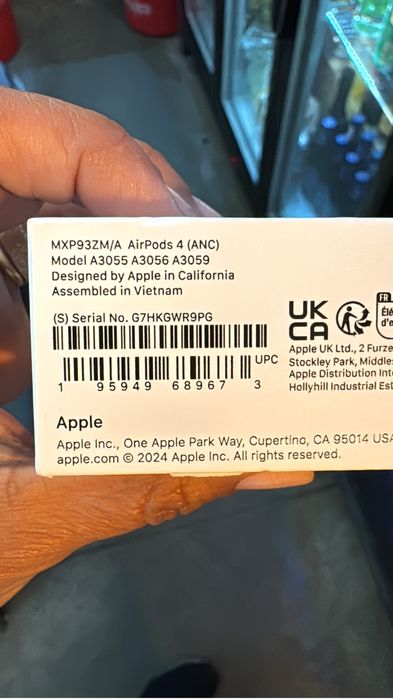 AirPods 4 ( A3055 A3056 A3059)