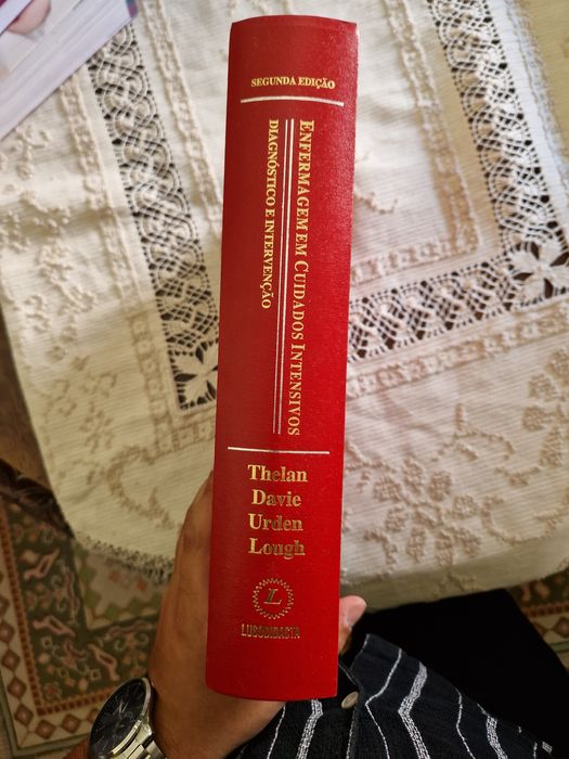 Livro Enfermagem em Cuidados Intensivos