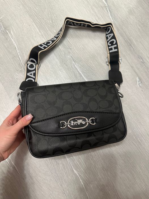 Сумочка новенька  coach