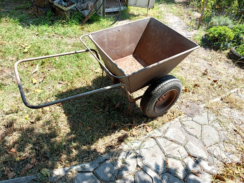 Продам садовую тележку, на резиновом ходу