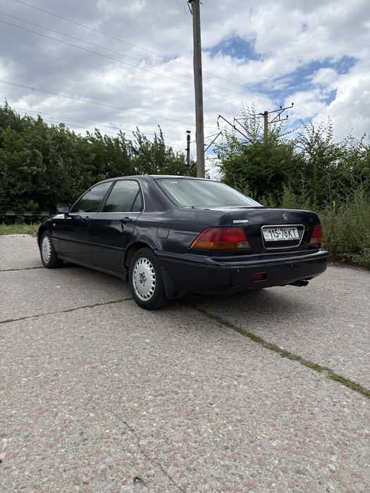 Honda Legend.