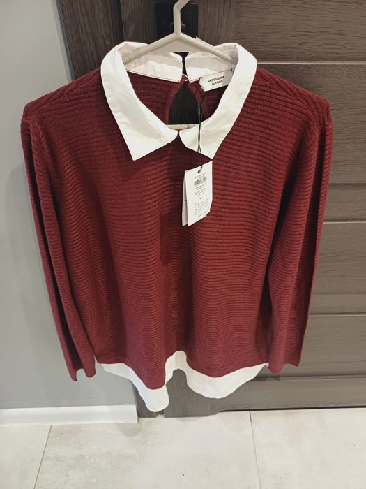Sweter z koszulą