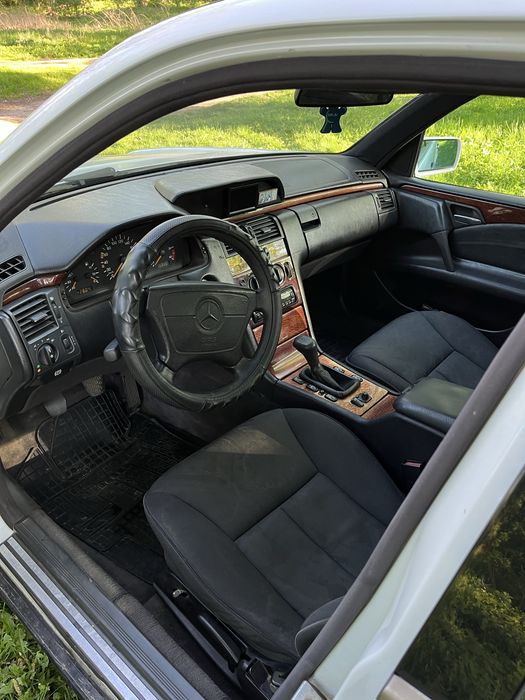 Продам Mercedes 210