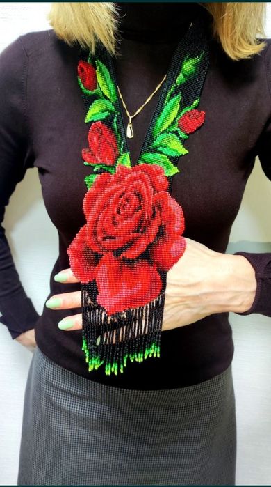 Гердан" Троянда" виконавчий з чешського бісеру ручна робота