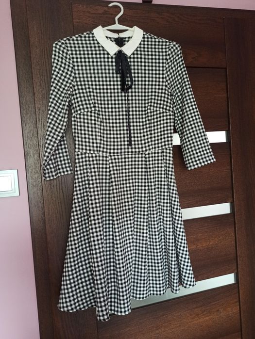 Elegancka sukienka Mohito