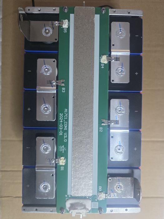 Ogniwa Pakiet LiFePO₄ 16 V 100 Ah – 5 ogniw z matami grzewczymi