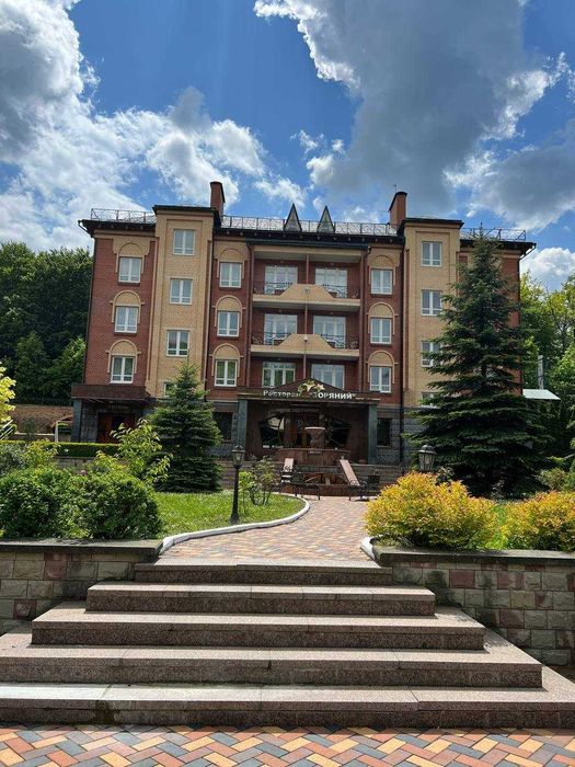 Продається готельно-ресторанний комплекс Сатанів