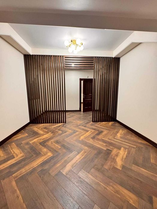 Продається просторий  будинок в Центрі