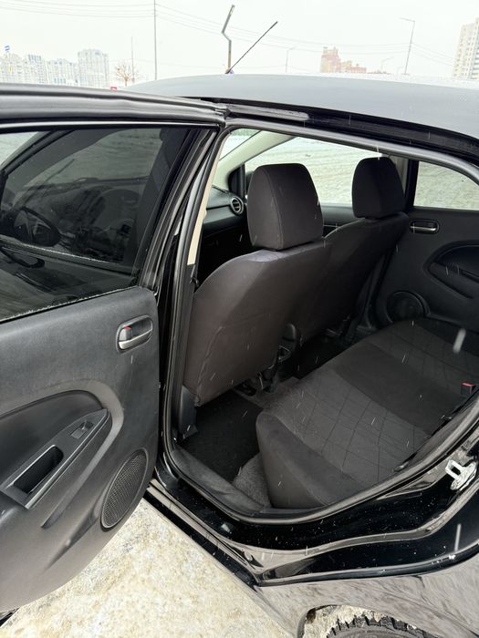 Мазда 2 автомат 2011 Mazda 2