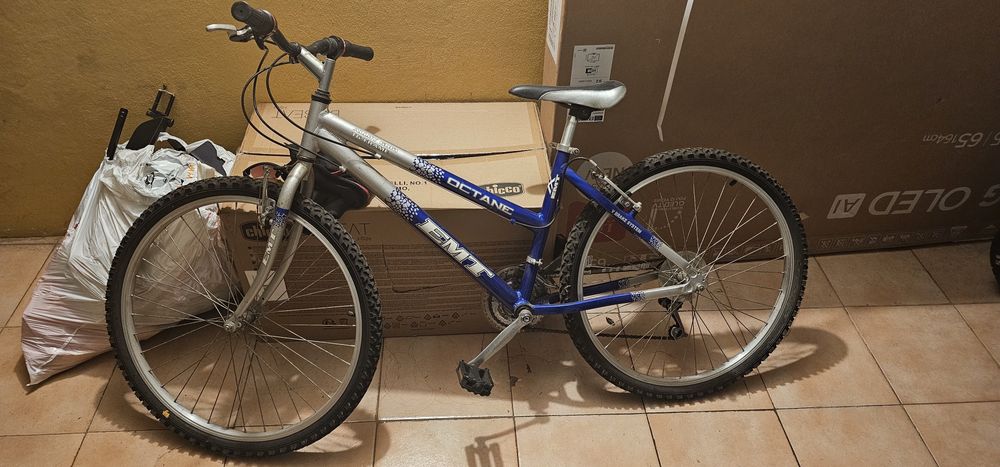 Bicicleta EMT Octane