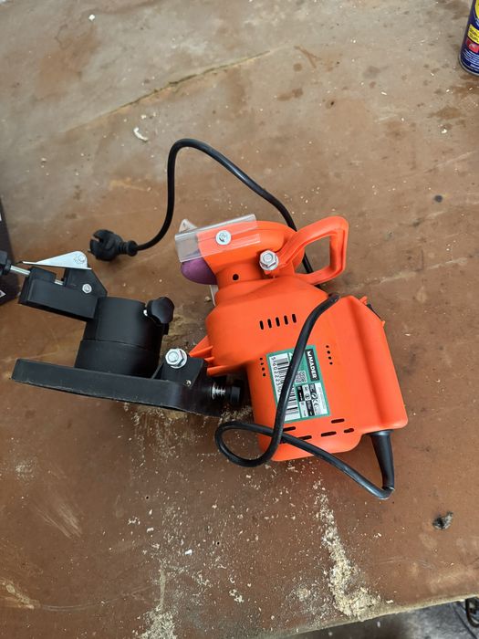 Maquina eletrica de afiar currente de motossera