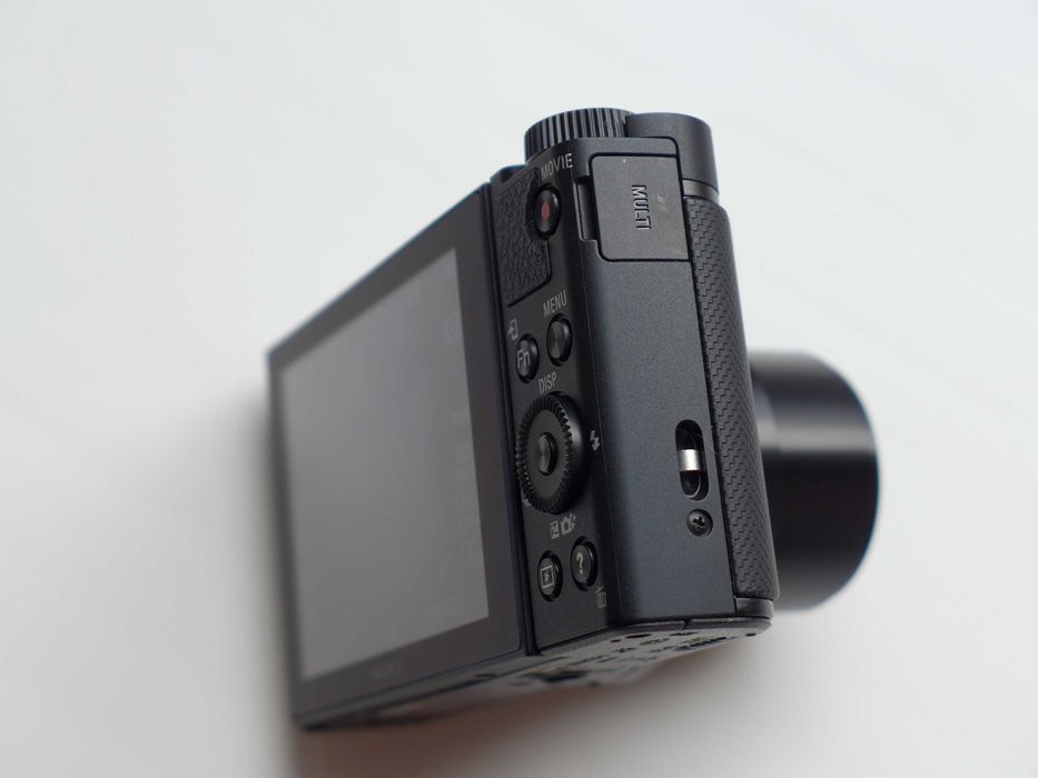 Sony Cyber-shot DSC-HX80 экран для селфи - WI-FI / NFC