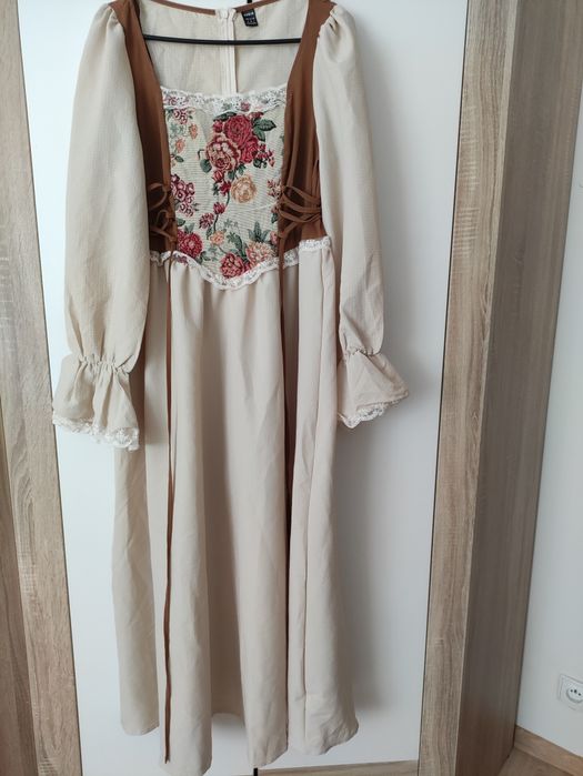 Sukienka na bal przebierańców